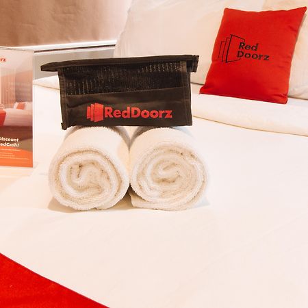 Reddoorz At Hotel Rosemarie パサイ エクステリア 写真