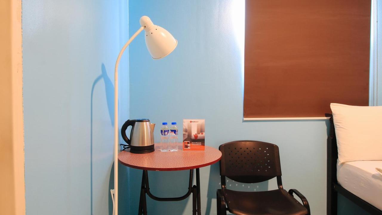 Reddoorz At Hotel Rosemarie パサイ エクステリア 写真