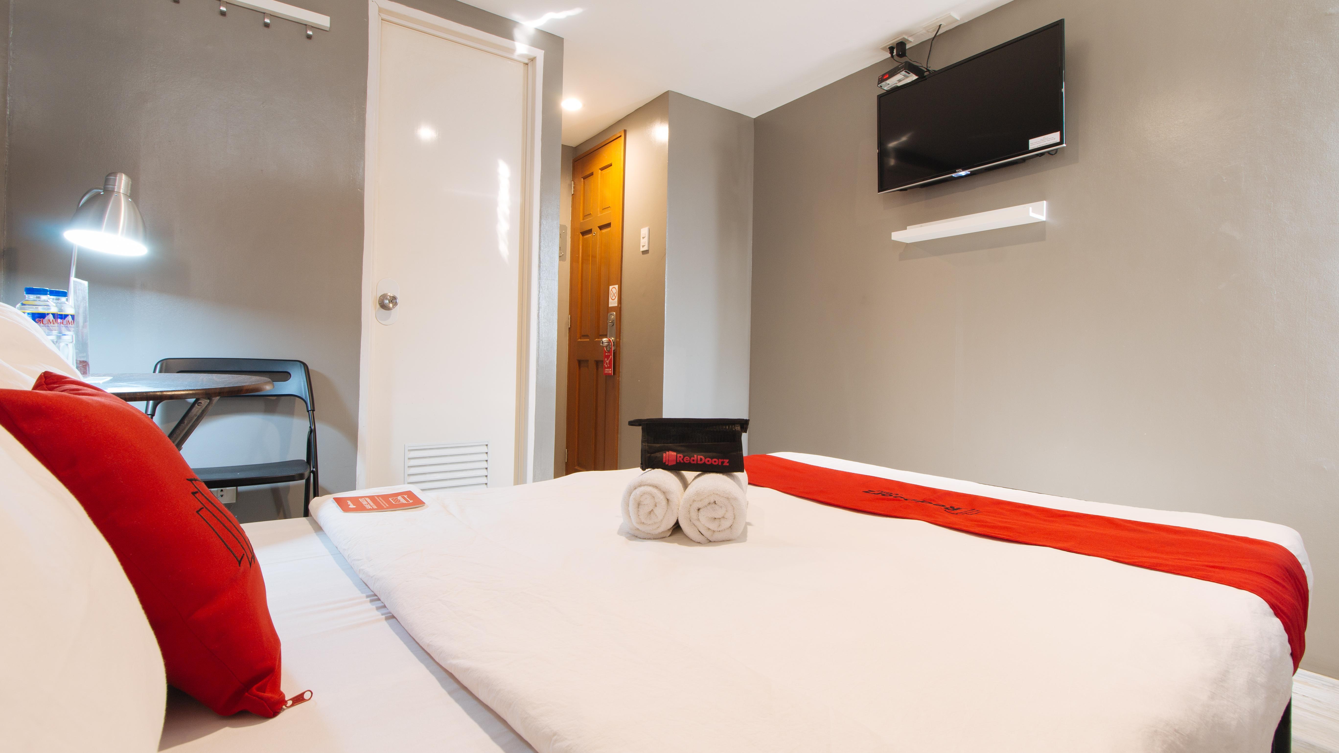 Reddoorz At Hotel Rosemarie パサイ エクステリア 写真