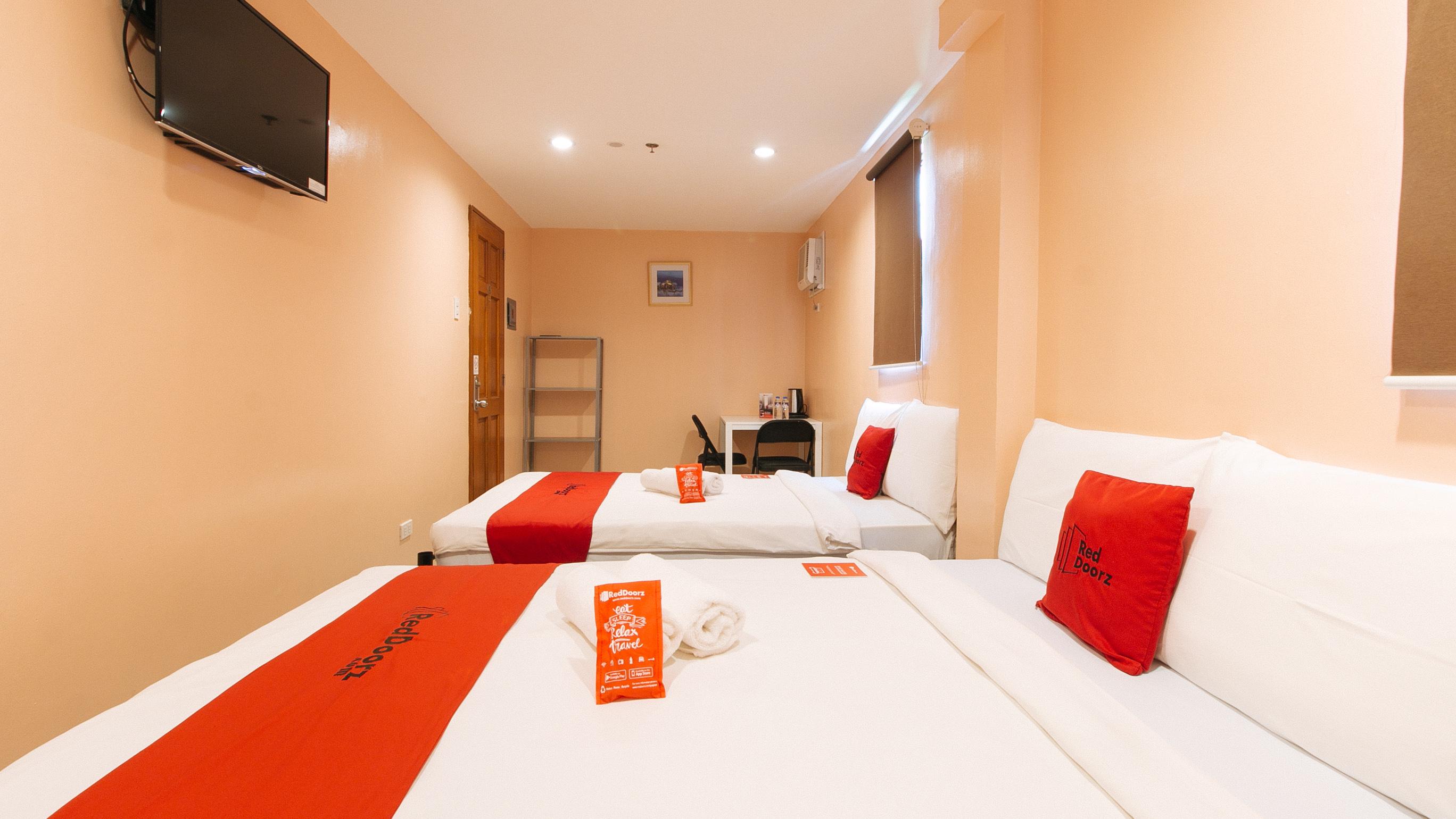 Reddoorz At Hotel Rosemarie パサイ エクステリア 写真
