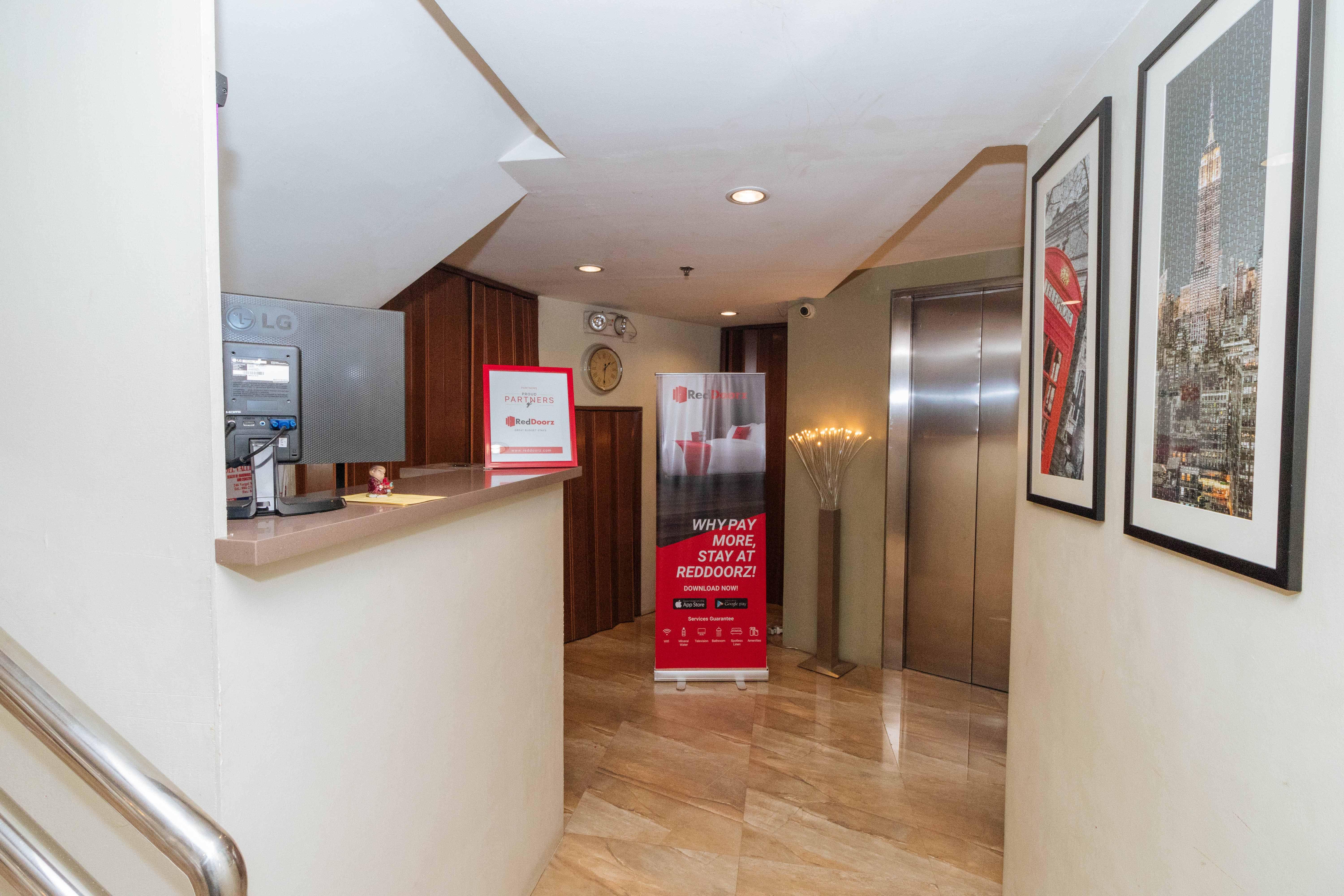 Reddoorz At Hotel Rosemarie パサイ エクステリア 写真